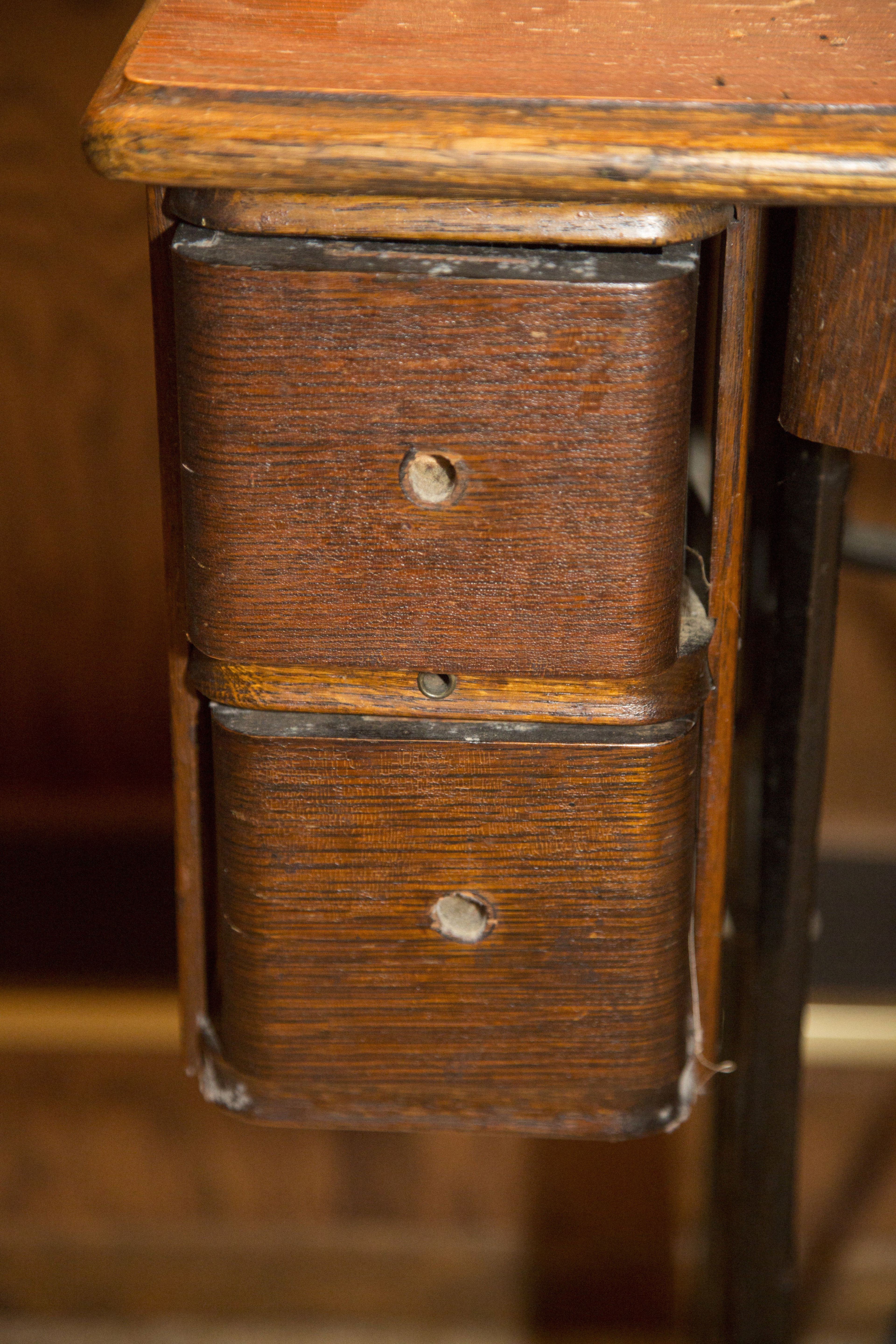 Singer Wrought Iron Treadle Sewing Table EBTH